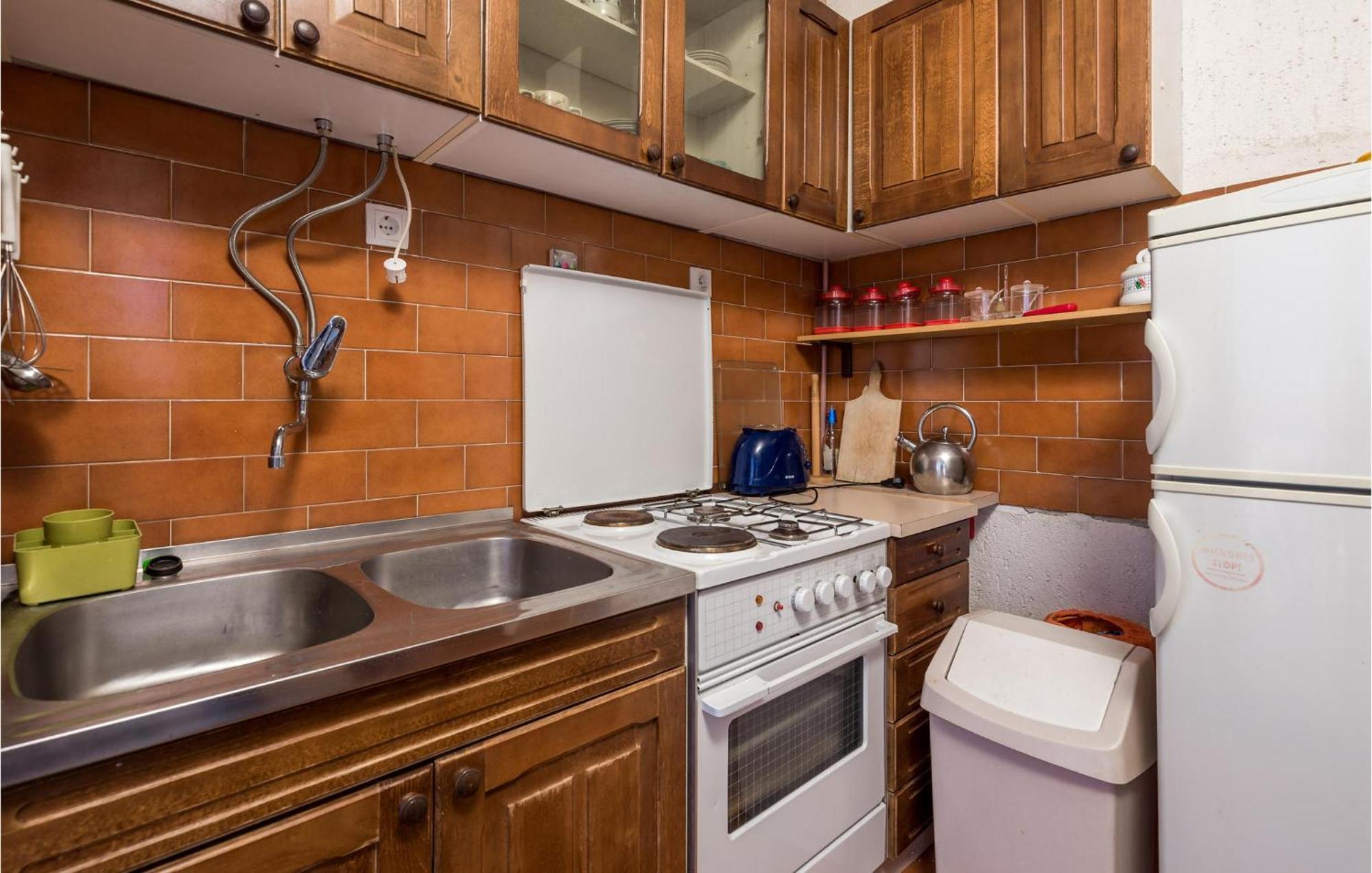 2 Bedroom Nice Apartment In Jablanac Bagian luar foto