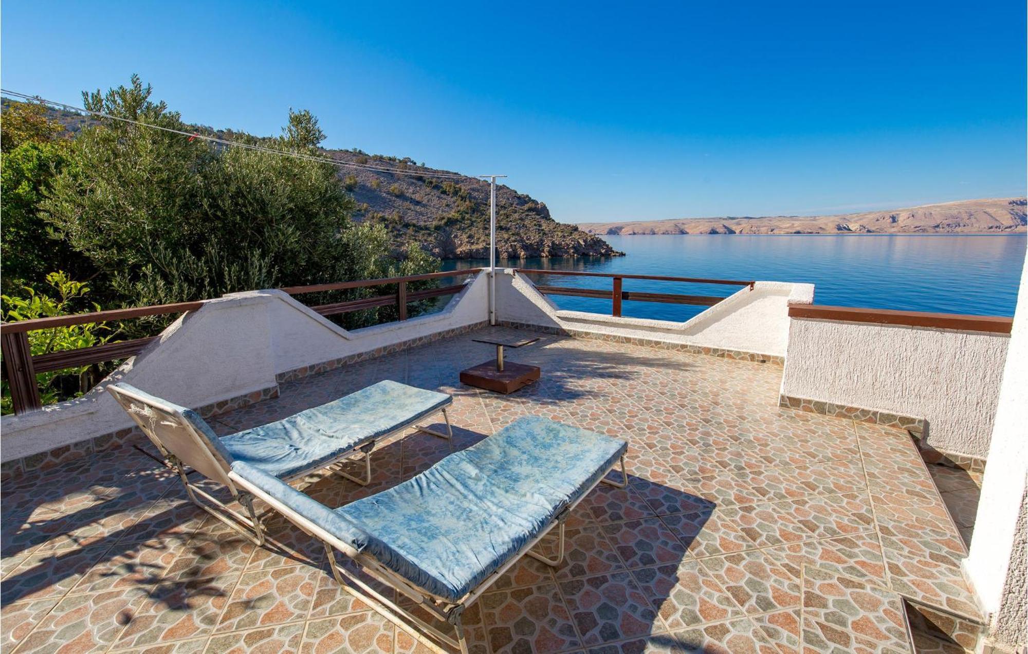 2 Bedroom Nice Apartment In Jablanac Bagian luar foto